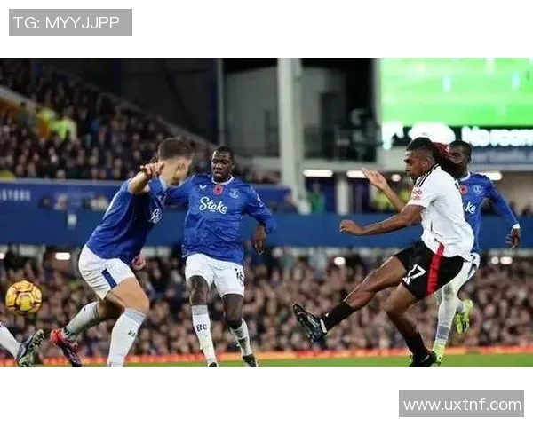 塞维利亚与赫罗纳激战正酣比分悬念引人关注 塞维利亚与赫罗纳激战正酣比分悬念引人关注